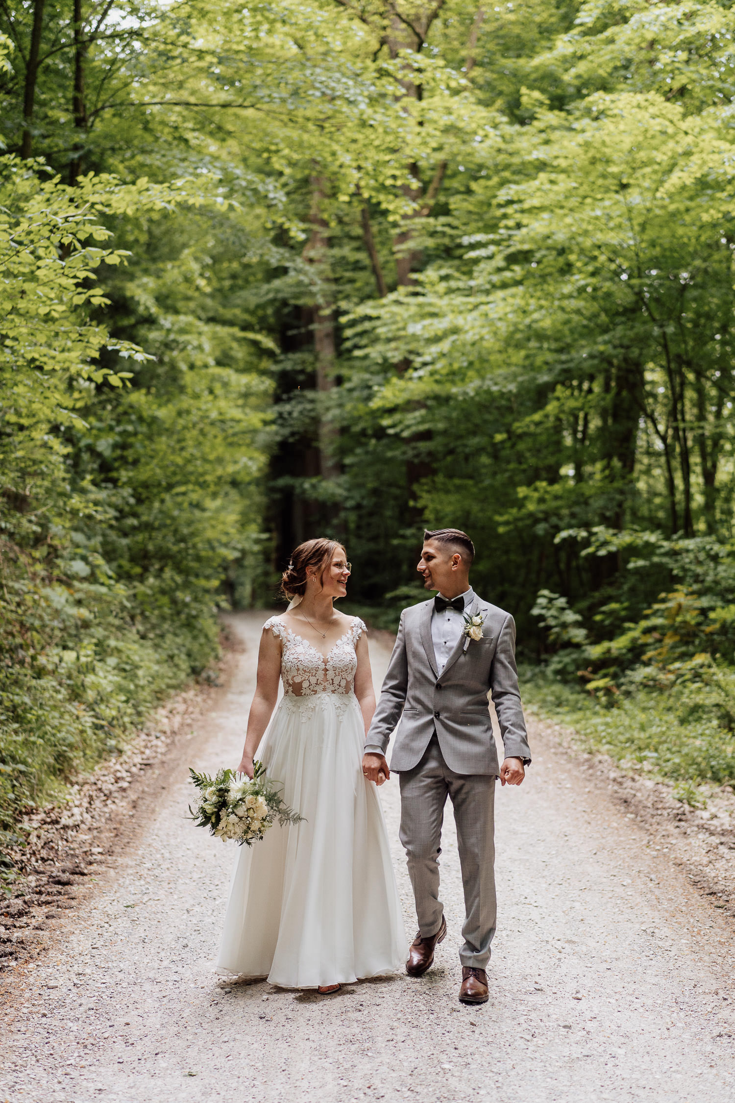 Brautpaar im Teutoburger Wald bei Outdoor Hochzeit an der Waterboer Bielefeld